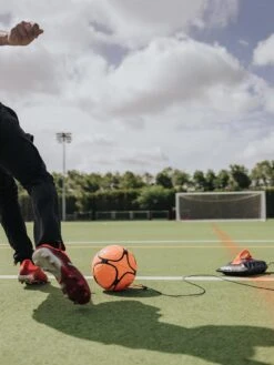 Football Flick Urban Return Ball -APPLE || PURE2IMPROVE || Sonik Sales Store PUXLF SQ4 0000000301 BLACK ORANGE SLd1