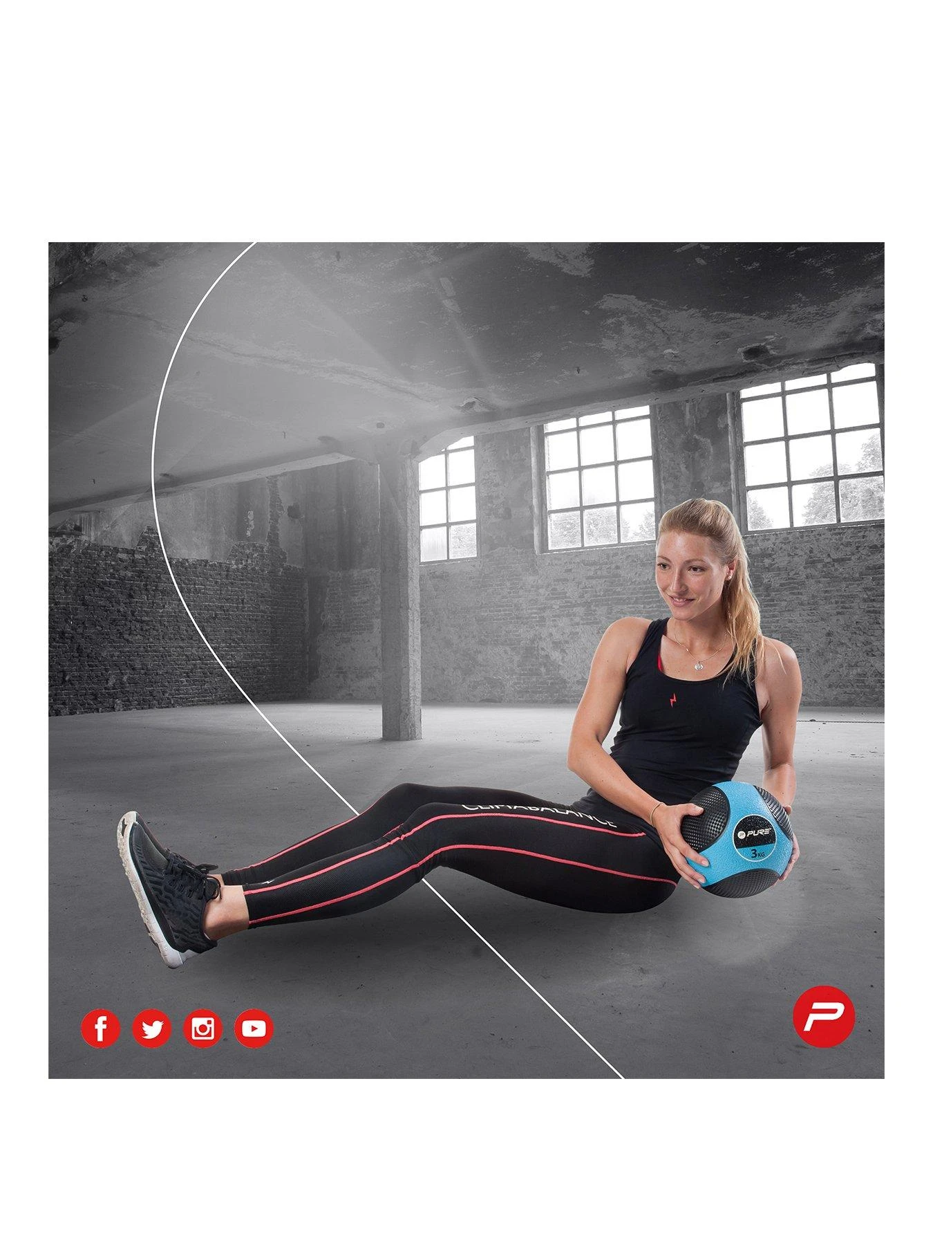 Pure2Improve Deluxe Medicine Ball 3kg - Light Blue/Black 2 Pure2Improve Deluxe Medicine Ball 3kg - Light Blue/Black - Image 2