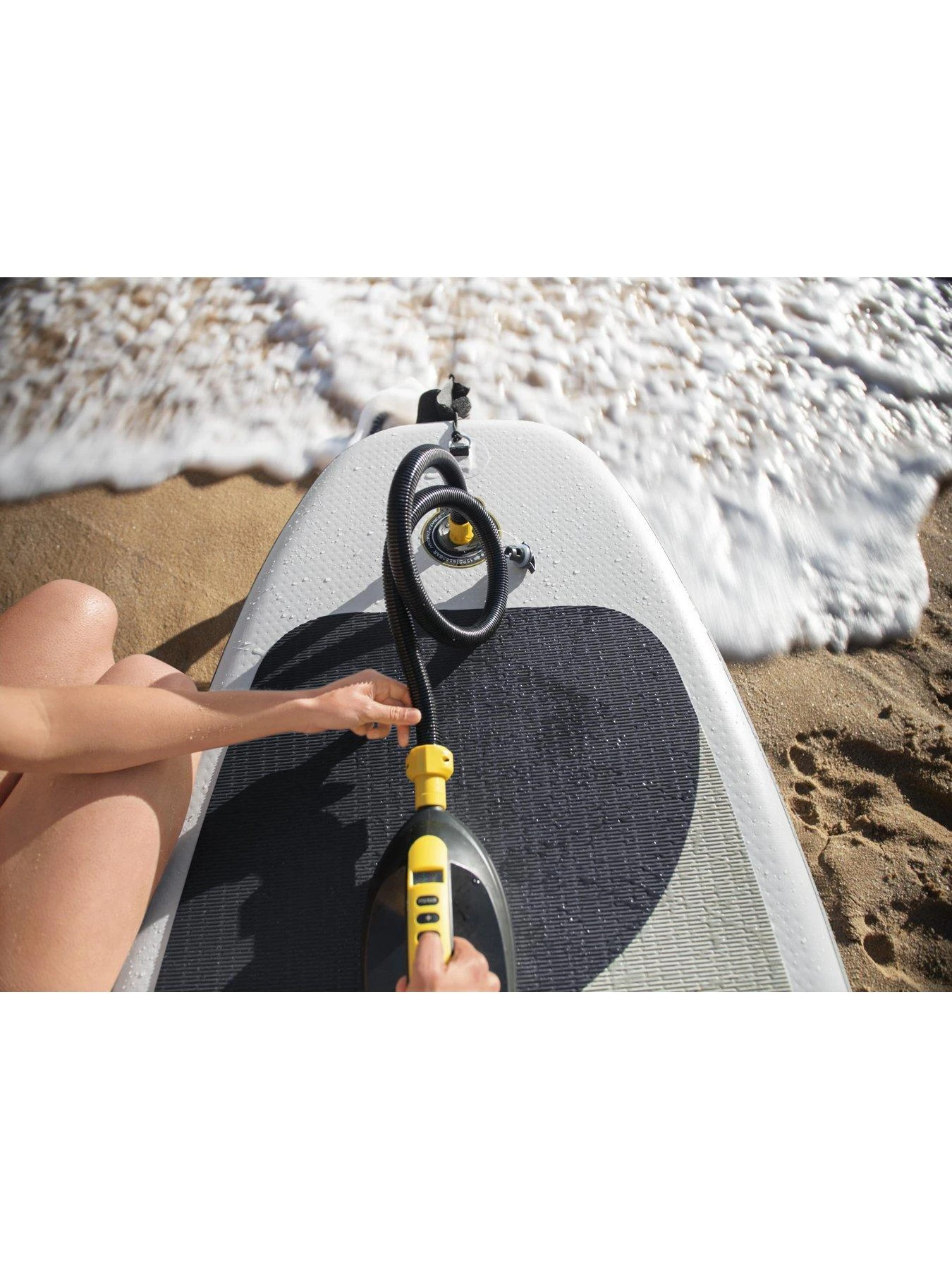 Bestway 12V Stand Up Paddleboard Electric Pump 6 Bestway 12V Stand Up Paddleboard Electric Pump - Image 6