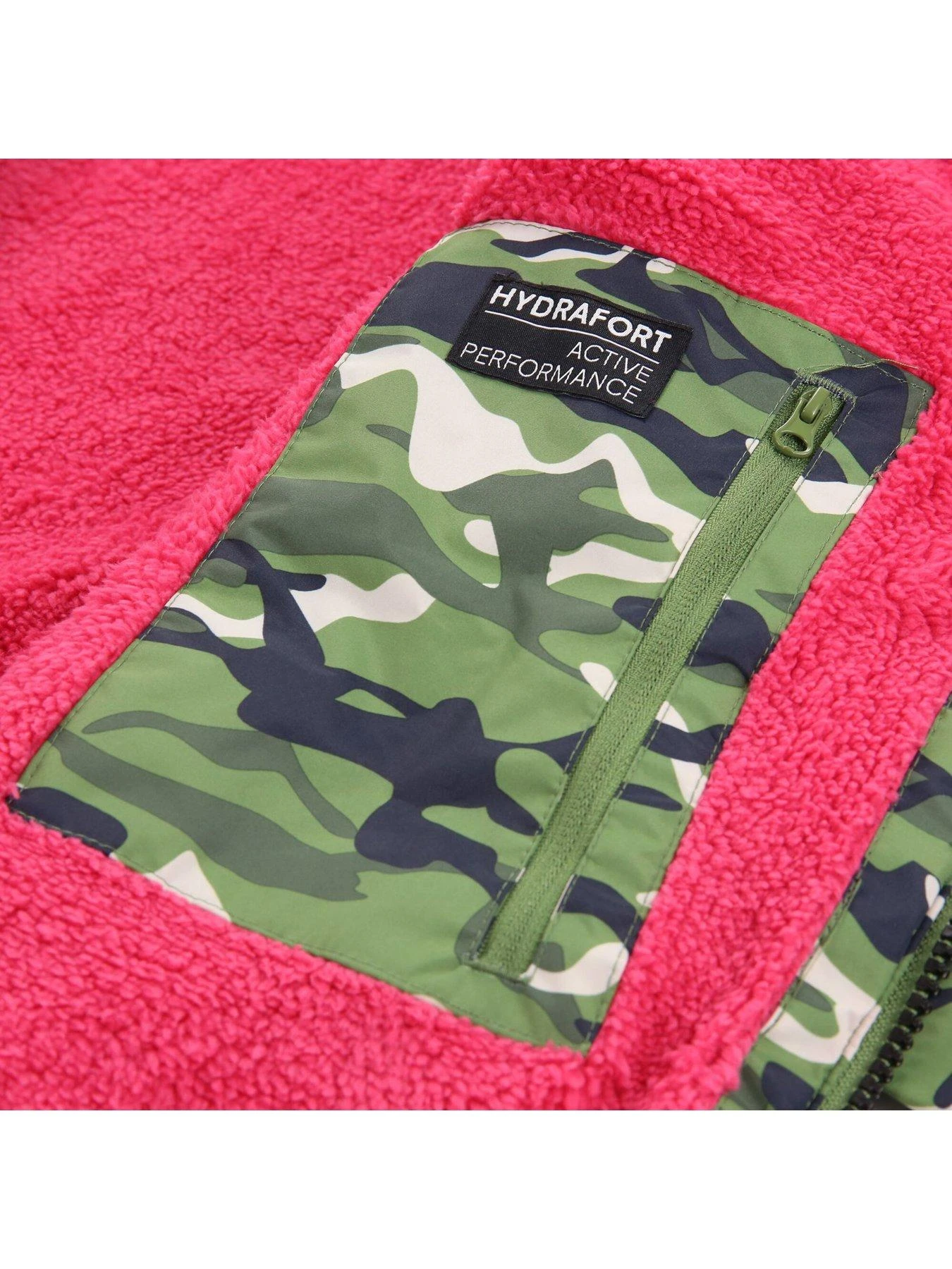 Regatta Adult Waterproof Changing Robe - Camo 7 Regatta Adult Waterproof Changing Robe - Camo - Image 7