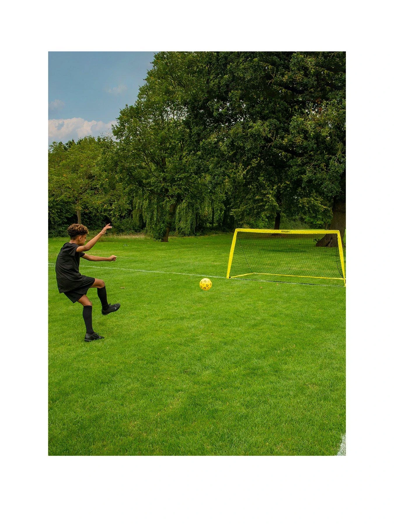 Kickmaster Fibreglass Flexi Goal - 6ft 2 Kickmaster Fibreglass Flexi Goal - 6ft - Image 2