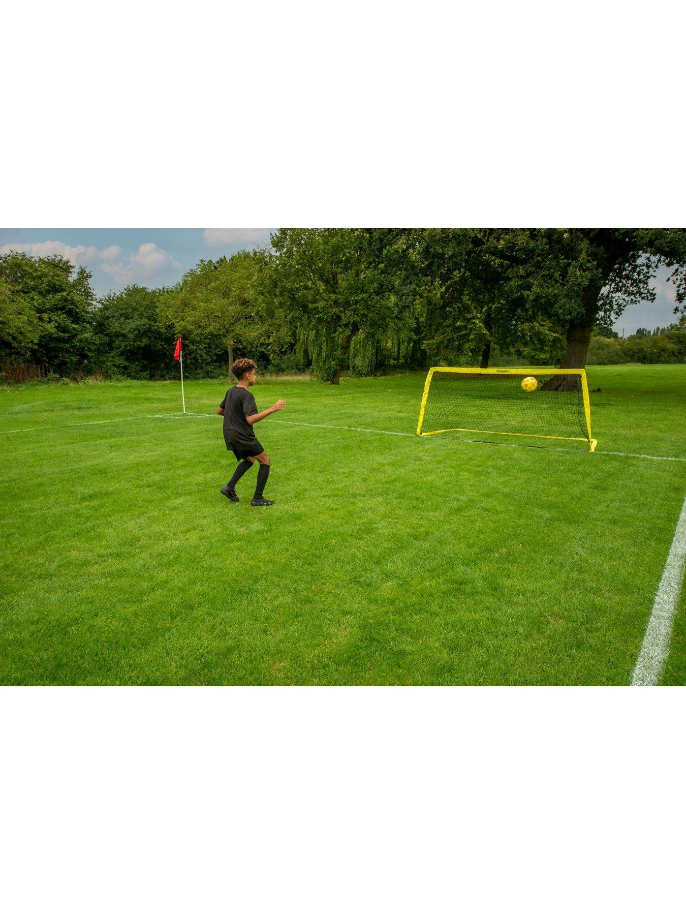 Kickmaster Fibreglass Flexi Goal - 6ft 3 Kickmaster Fibreglass Flexi Goal - 6ft - Image 3